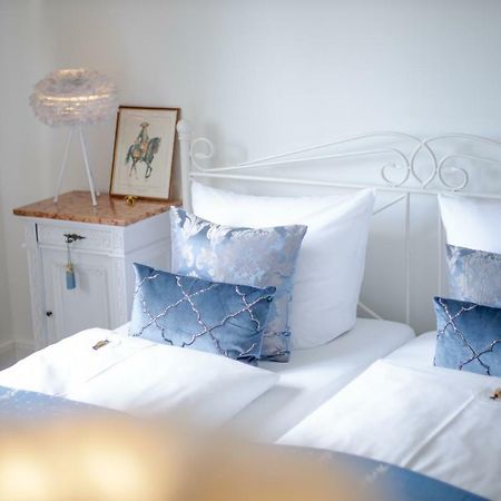 Das Kleine Hotel Iphofen, Fruehstueckszauber, No Waste, Nachhaltig, Nahe Aller Weingueter, Knauf Gips Kg Und Connekt, Kleines Secret Mit Garten & Terrassen, Tv Mirrorring, 55" Tv, Fine Dining, Hunde Willkommen Bagian luar foto