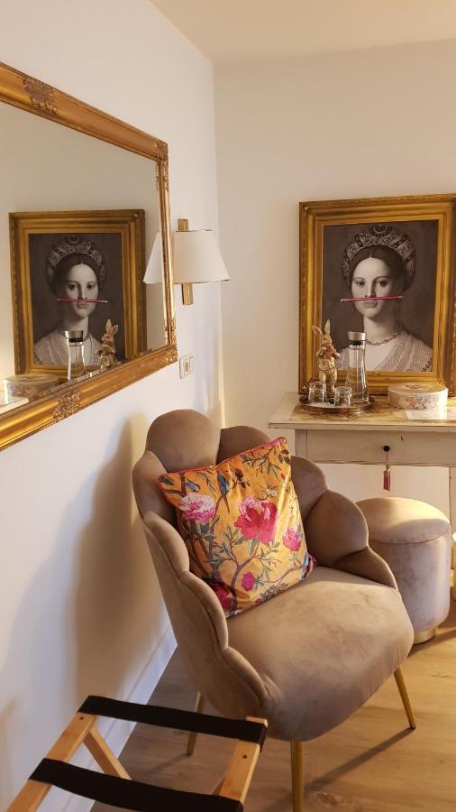Das Kleine Hotel Iphofen, Fruehstueckszauber, No Waste, Nachhaltig, Nahe Aller Weingueter, Knauf Gips Kg Und Connekt, Kleines Secret Mit Garten & Terrassen, Tv Mirrorring, 55" Tv, Fine Dining, Hunde Willkommen Bagian luar foto
