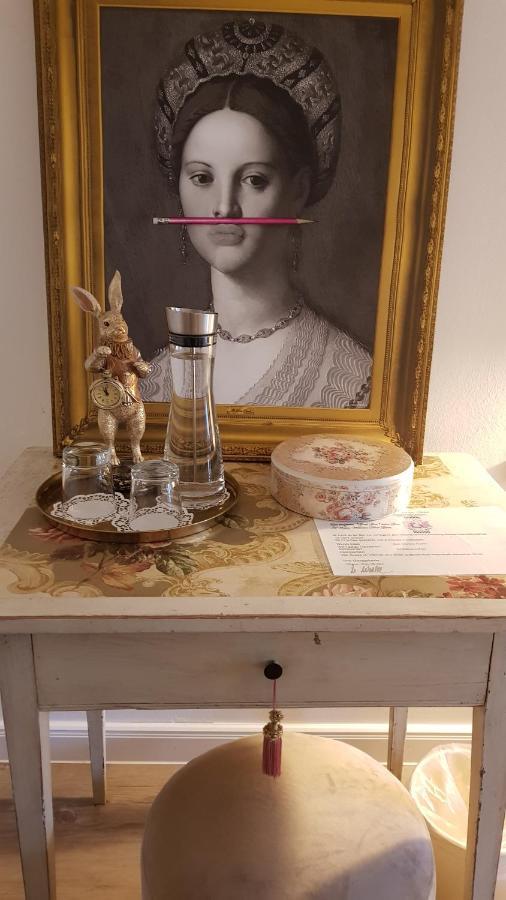 Das Kleine Hotel Iphofen, Fruehstueckszauber, No Waste, Nachhaltig, Nahe Aller Weingueter, Knauf Gips Kg Und Connekt, Kleines Secret Mit Garten & Terrassen, Tv Mirrorring, 55" Tv, Fine Dining, Hunde Willkommen Bagian luar foto