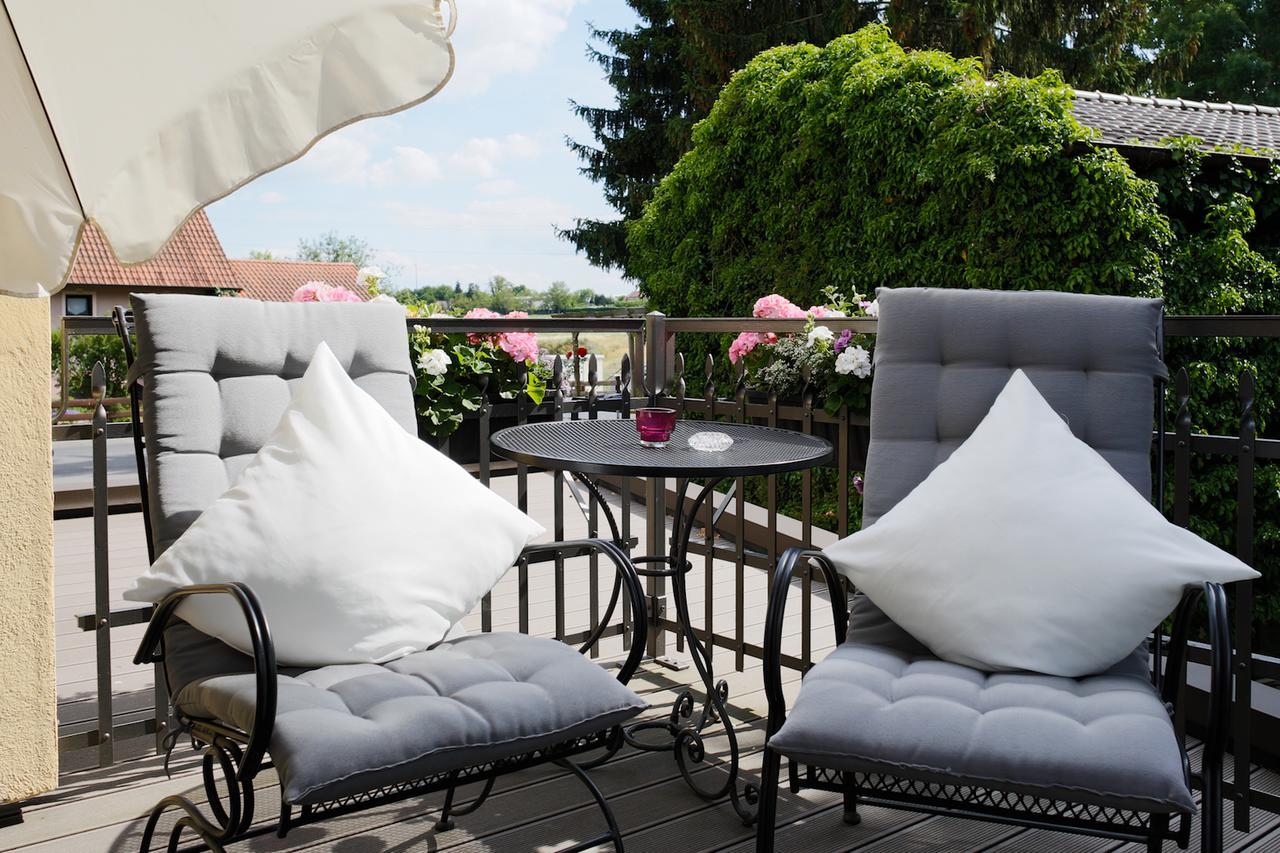 Das Kleine Hotel Iphofen, Fruehstueckszauber, No Waste, Nachhaltig, Nahe Aller Weingueter, Knauf Gips Kg Und Connekt, Kleines Secret Mit Garten & Terrassen, Tv Mirrorring, 55" Tv, Fine Dining, Hunde Willkommen Bagian luar foto