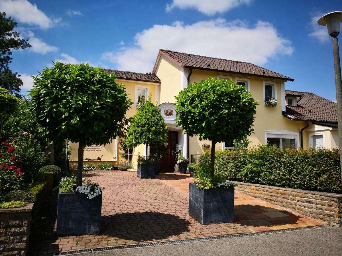 Das Kleine Hotel Iphofen, Fruehstueckszauber, No Waste, Nachhaltig, Nahe Aller Weingueter, Knauf Gips Kg Und Connekt, Kleines Secret Mit Garten & Terrassen, Tv Mirrorring, 55" Tv, Fine Dining, Hunde Willkommen Bagian luar foto