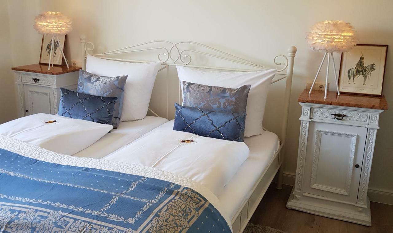 Das Kleine Hotel Iphofen, Fruehstueckszauber, No Waste, Nachhaltig, Nahe Aller Weingueter, Knauf Gips Kg Und Connekt, Kleines Secret Mit Garten & Terrassen, Tv Mirrorring, 55" Tv, Fine Dining, Hunde Willkommen Bagian luar foto