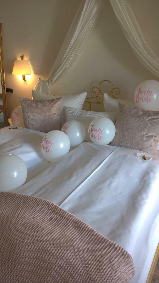 Das Kleine Hotel Iphofen, Fruehstueckszauber, No Waste, Nachhaltig, Nahe Aller Weingueter, Knauf Gips Kg Und Connekt, Kleines Secret Mit Garten & Terrassen, Tv Mirrorring, 55" Tv, Fine Dining, Hunde Willkommen Bagian luar foto