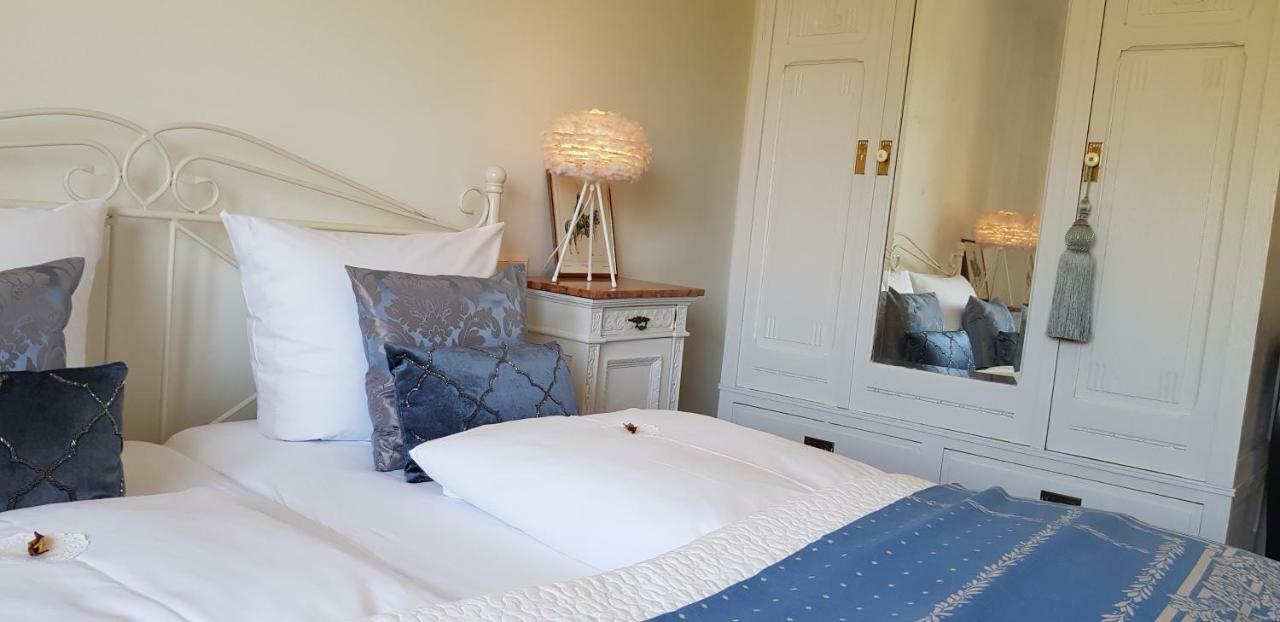 Das Kleine Hotel Iphofen, Fruehstueckszauber, No Waste, Nachhaltig, Nahe Aller Weingueter, Knauf Gips Kg Und Connekt, Kleines Secret Mit Garten & Terrassen, Tv Mirrorring, 55" Tv, Fine Dining, Hunde Willkommen Bagian luar foto