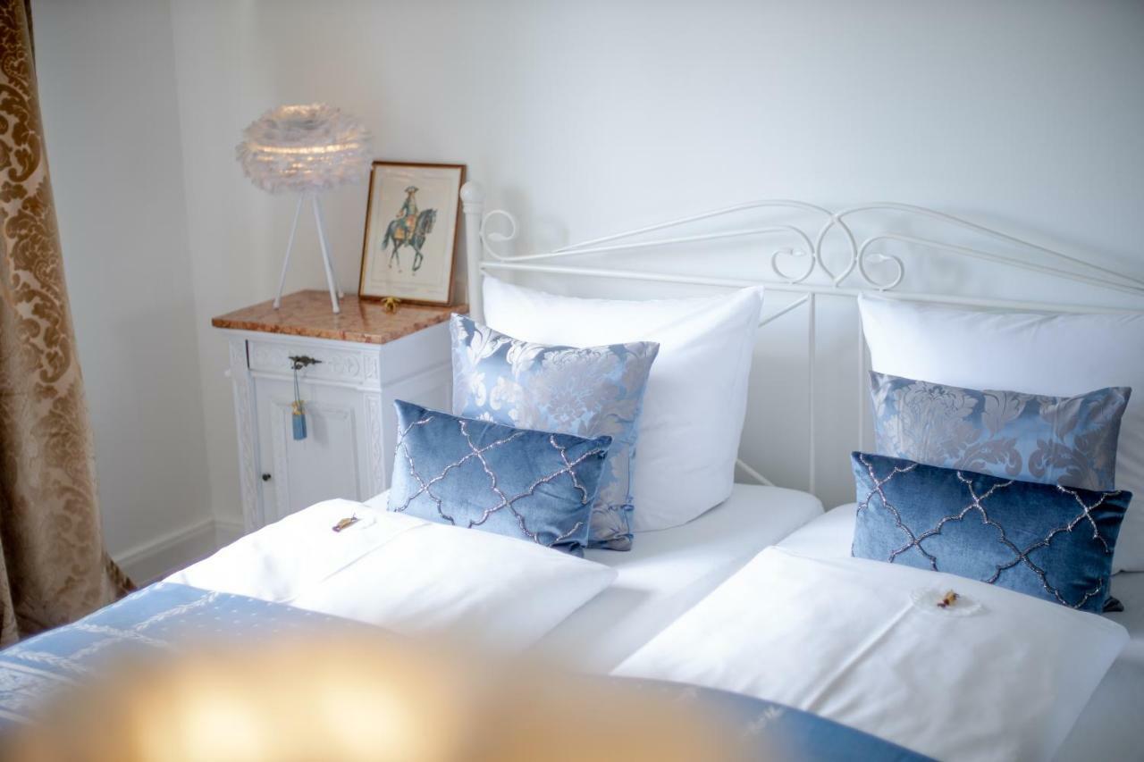 Das Kleine Hotel Iphofen, Fruehstueckszauber, No Waste, Nachhaltig, Nahe Aller Weingueter, Knauf Gips Kg Und Connekt, Kleines Secret Mit Garten & Terrassen, Tv Mirrorring, 55" Tv, Fine Dining, Hunde Willkommen Bagian luar foto